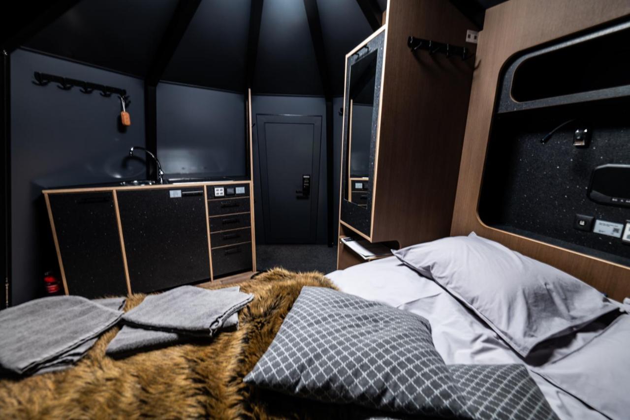 Aurora Igloo With Private Hot Tub By Invisible Forest Lodge Rovaniemi Exterior photo