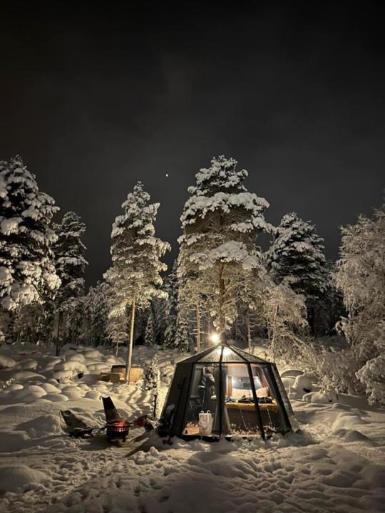 Aurora Igloo With Private Hot Tub By Invisible Forest Lodge Rovaniemi Exterior photo